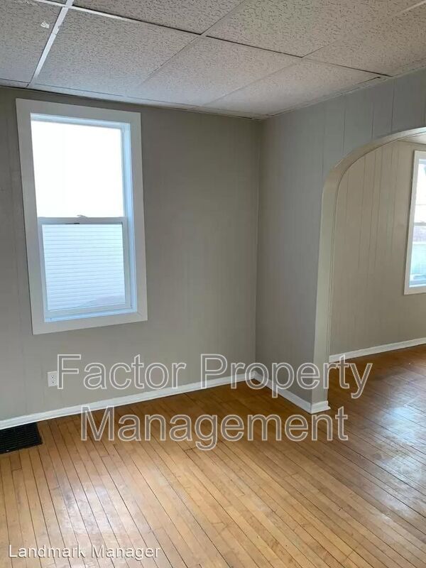 Foto del edificio - 527 E Hickory St