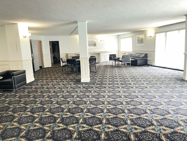 Foto del edificio - 151 Coolidge Ave