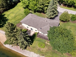 Building Photo - 2720 N Bayview Ln