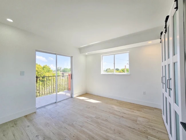 Foto del edificio - 2921 SW 10th St
