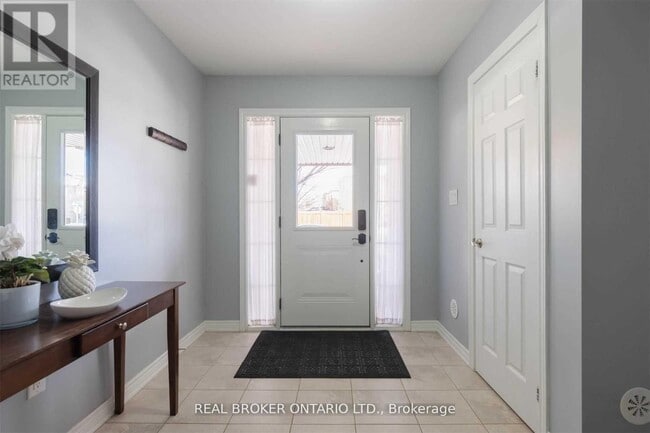 Building Photo - 2544 Grand Oak Trail