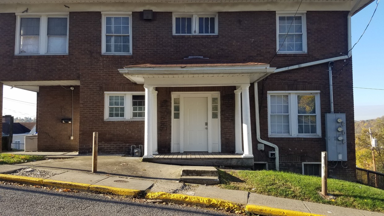 678 Spruce St, WV 26505 House for Rent in WV