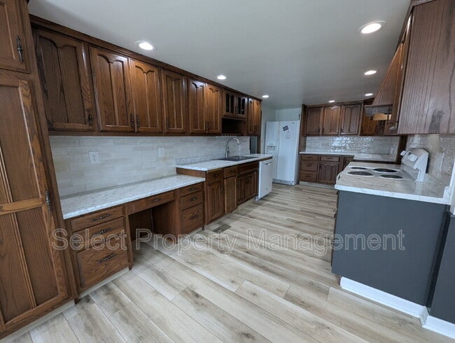 Foto del edificio - 710 E Cook Rd