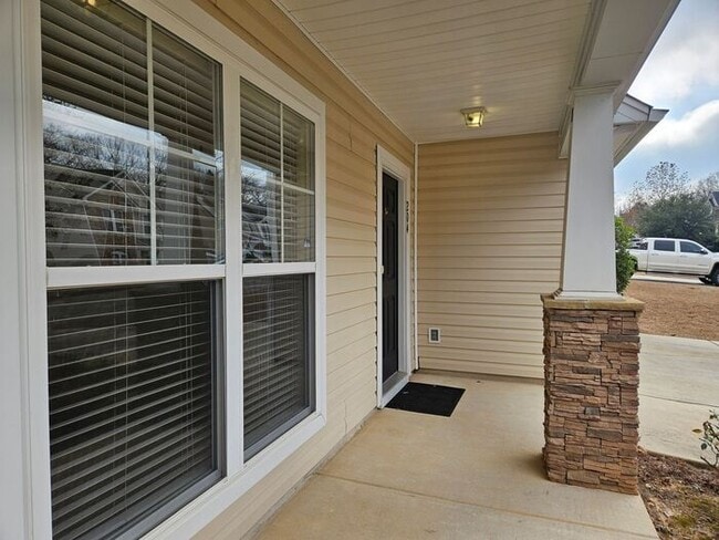 Building Photo - Bent Creek Plantaion