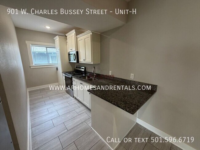 Building Photo - 901 W Charles Bussey Ave