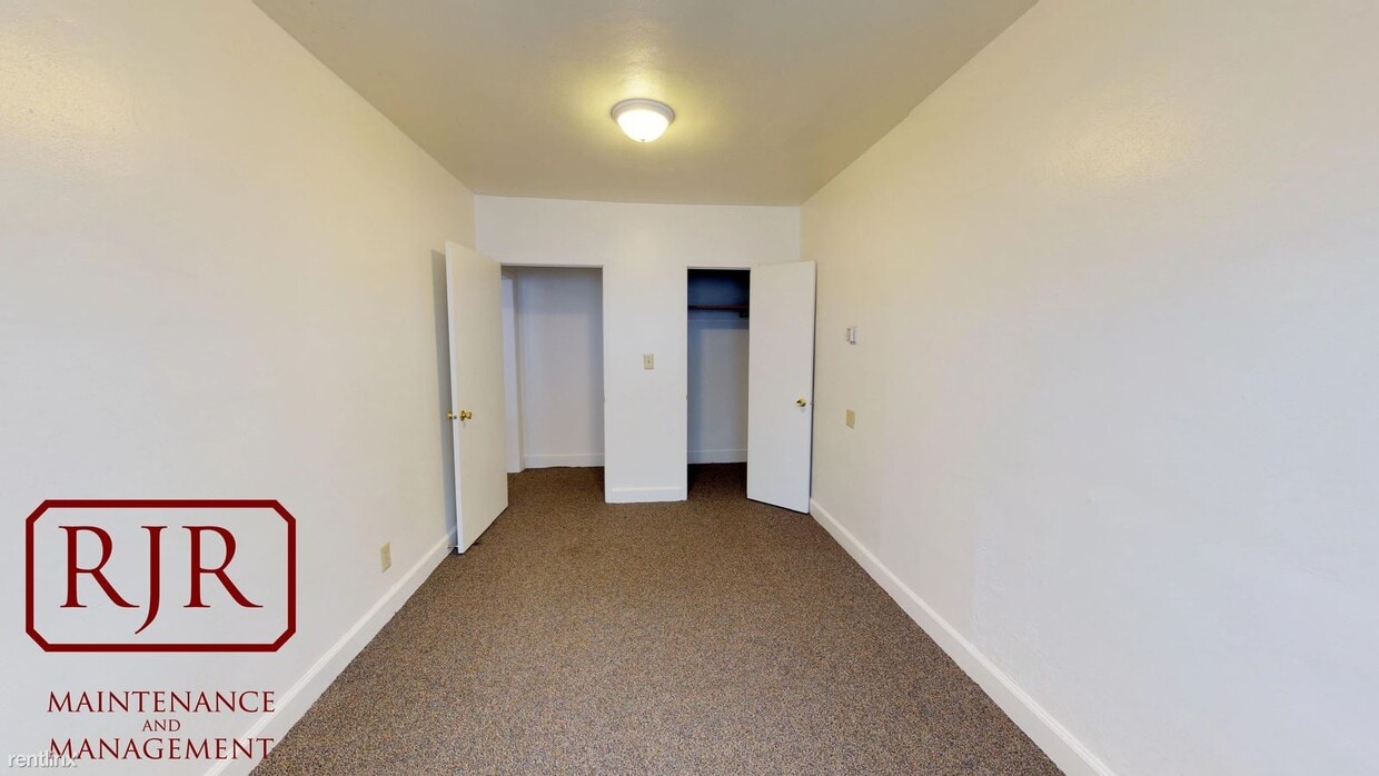 Primary Photo - 234 W Broadway Ave