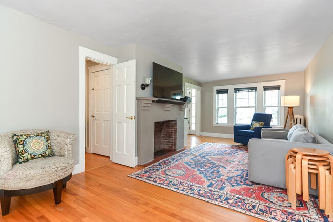 Building Photo - 66 Lincoln St