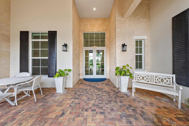 Building Photo - 8270 SE Pennock Trail