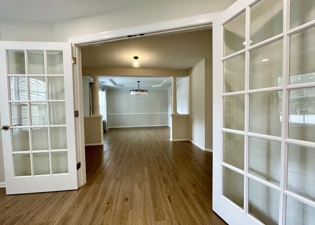 Building Photo - 6207 Oaken Gate Dr S