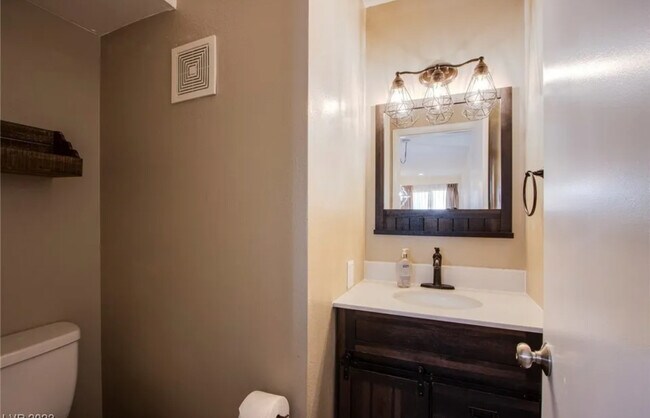 Foto del edificio - 1303 Darlene Way