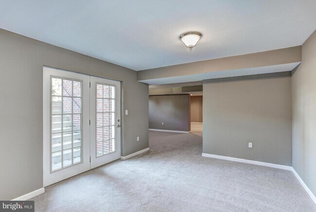 Building Photo - 5800 Serengeti Ct