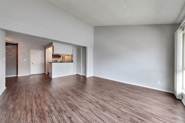 Foto del edificio - 5830 Reseda Blvd