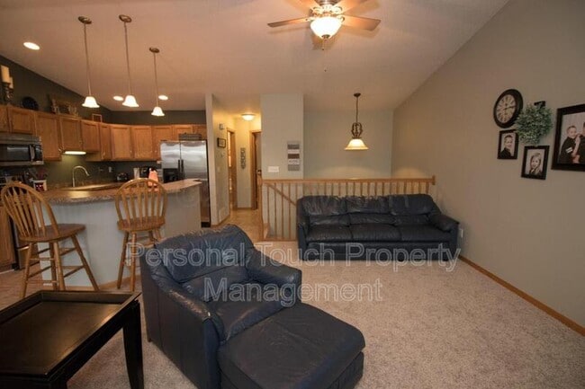 Building Photo - 1060 41st Ave W