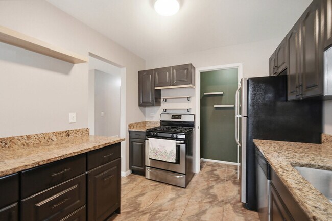 Foto del edificio - 1502-1507 7 Pines Rd