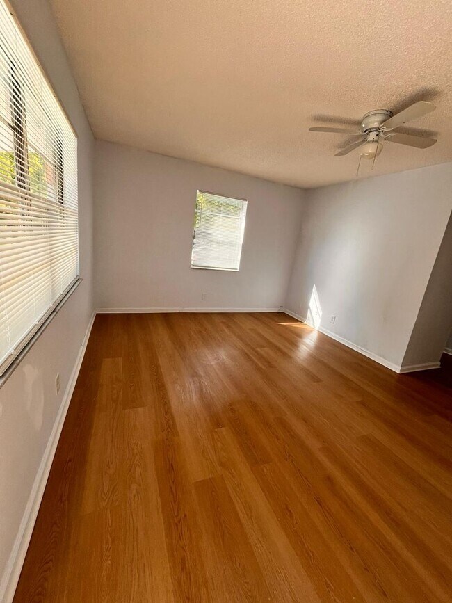 Photo - 116 N F St Apartment