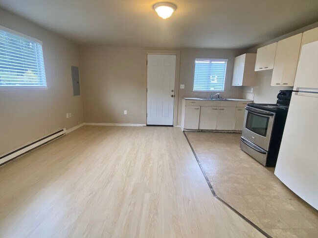 Foto del edificio - City living available in this cottage in S...