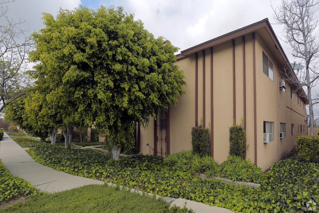 1586315865 Landmark Dr, Whittier, CA 90604 Apartments in Whittier