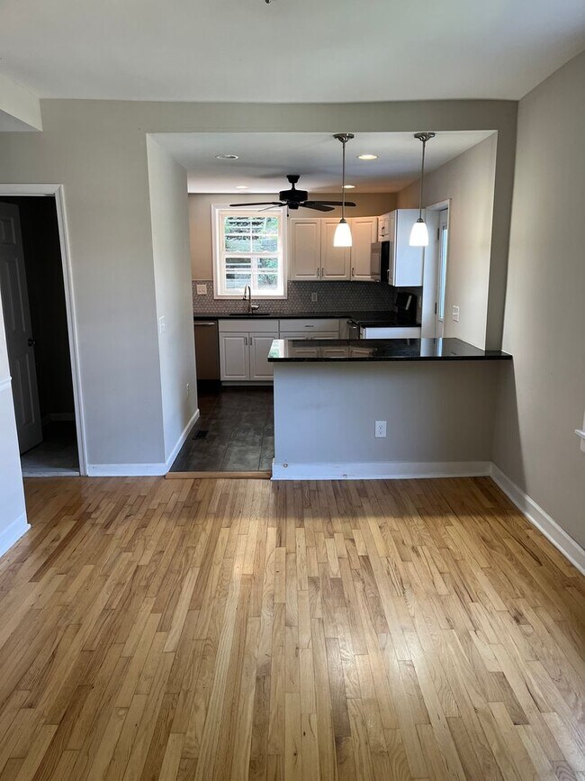 Foto del edificio - 2 Bedroom, 1.5 Bath home in Mt. Washington
