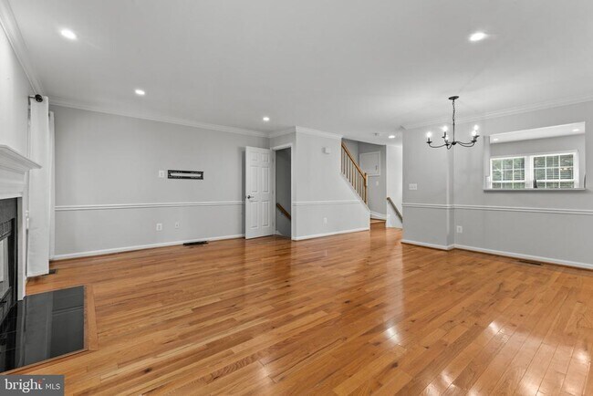 Building Photo - 106 Hackley Ct