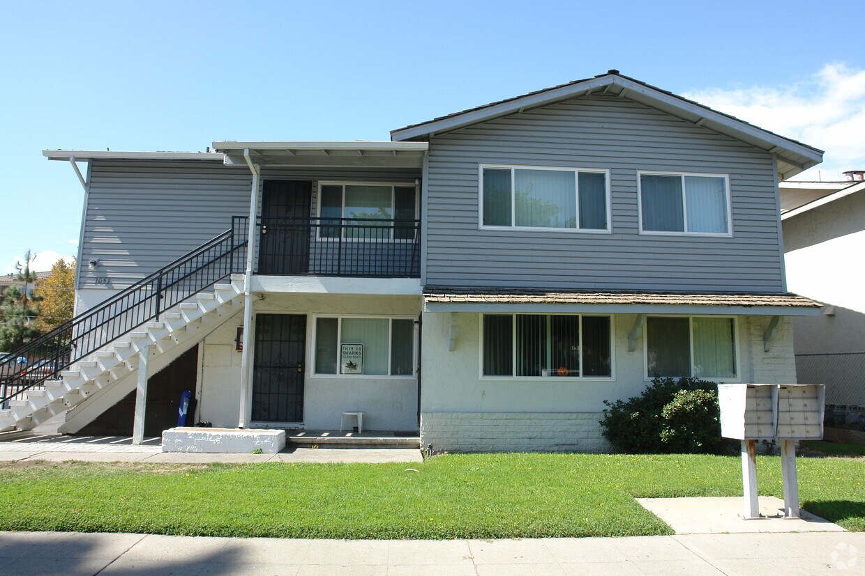 Building Photo - 3053 Pearl Ave