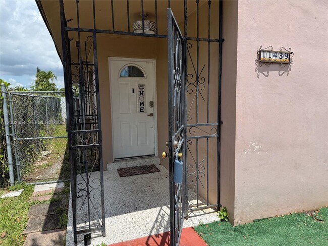 Building Photo - 11437 SW 7th Terrace