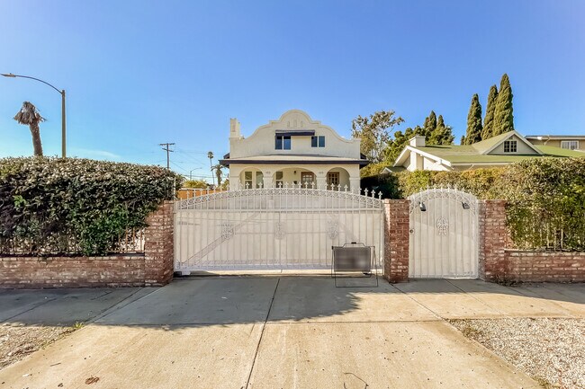 Building Photo - 103 N Kingsley Dr
