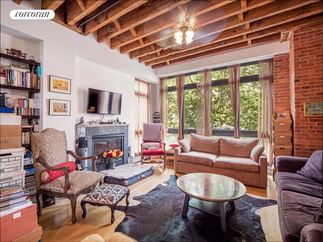 Foto del edificio - 406 W 45th St