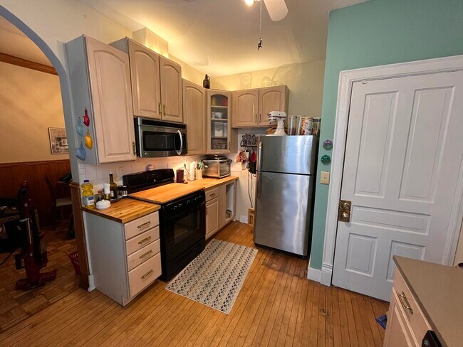 Foto del edificio - 526 W National Ave