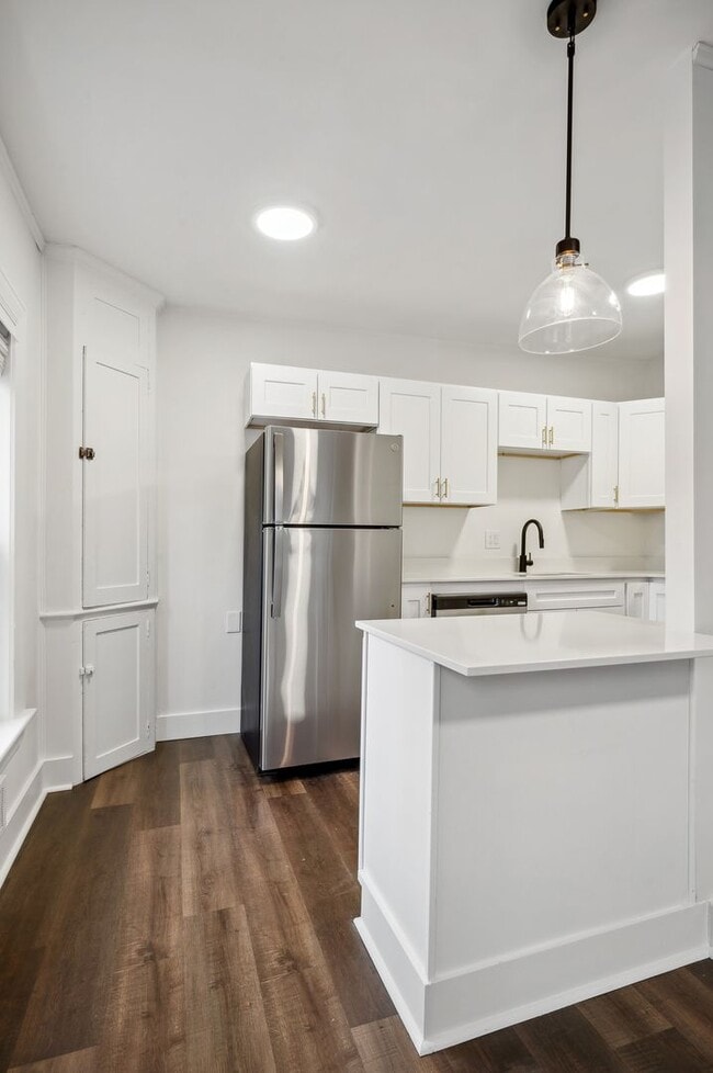 Interior Photo - Huge Units, Washer & Dryer, Parking, Priva...