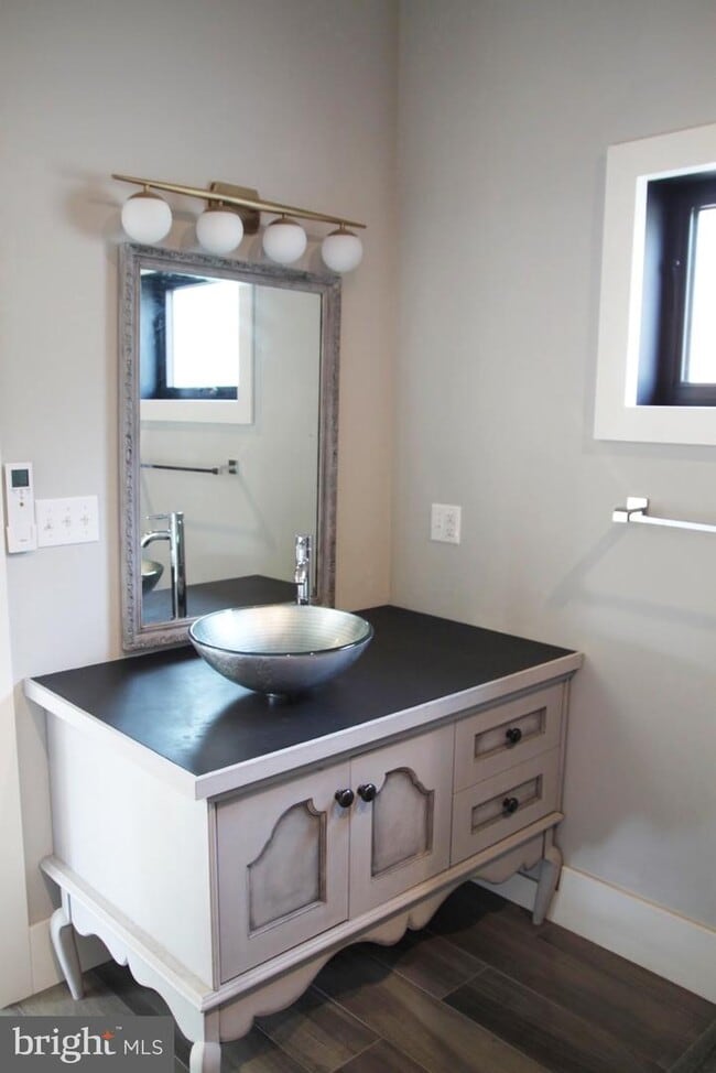 12 McCready's Alley, Lambertville, NJ 08530 Room for Rent in