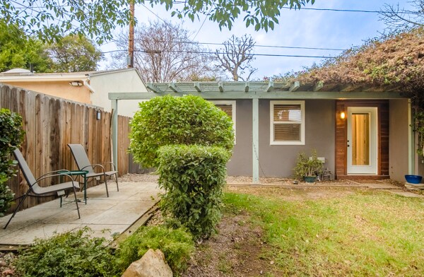 Foto del edificio - 14039 Gilmore St