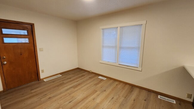 Building Photo - pin00