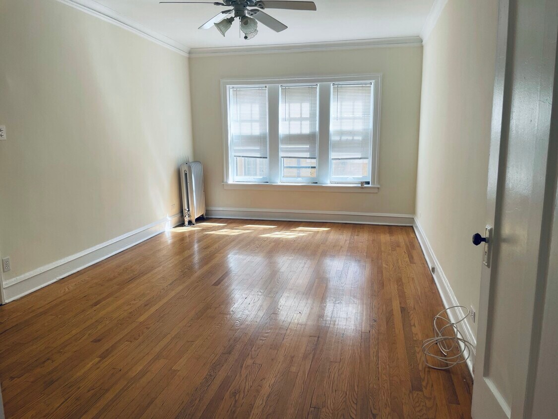 Primary Photo - 712 Seward St