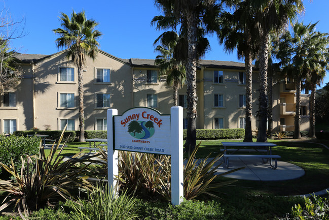 Foto del edificio - Sunny Creek Apartments