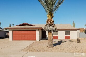 Building Photo - 8838 W Cinnabar Ave