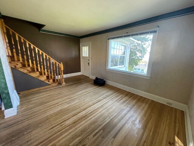 Foto del edificio - Incredible Lake Views-Spacious 6 Bedroom Home