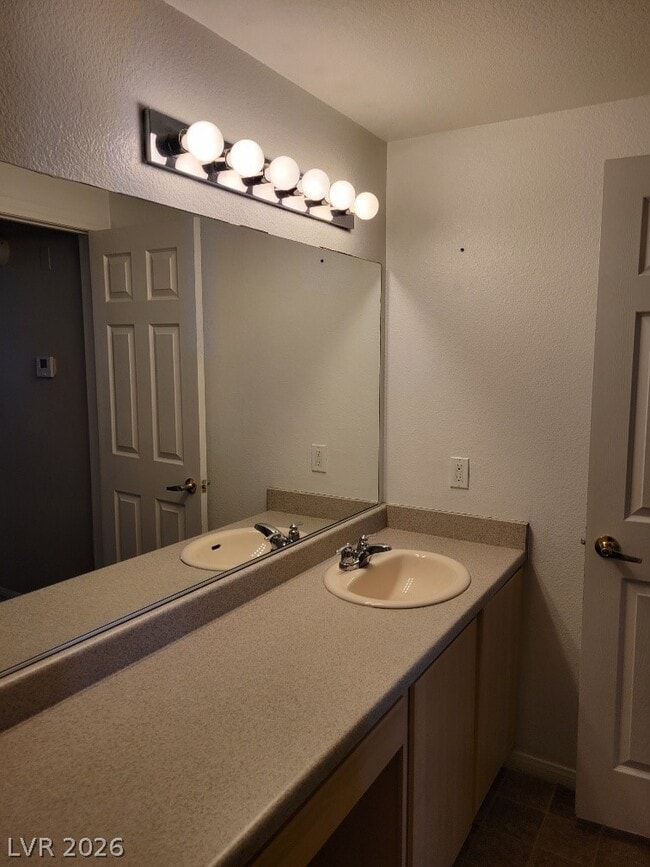 Building Photo - 6955 N Durango Dr