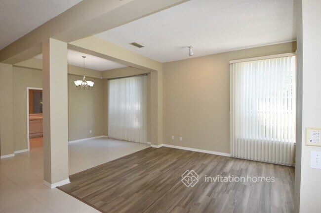 Building Photo - 1213 Brampton Pl