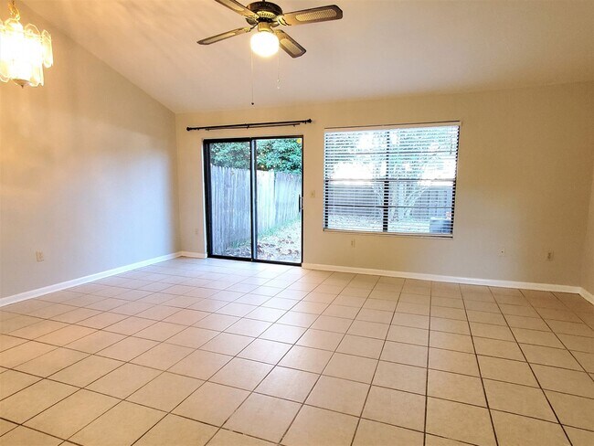 Building Photo - For Rent, 2 bed 2 bath townhouse in Marchwood