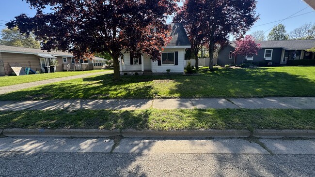 Building Photo - 3220 Wayburn Ave SW