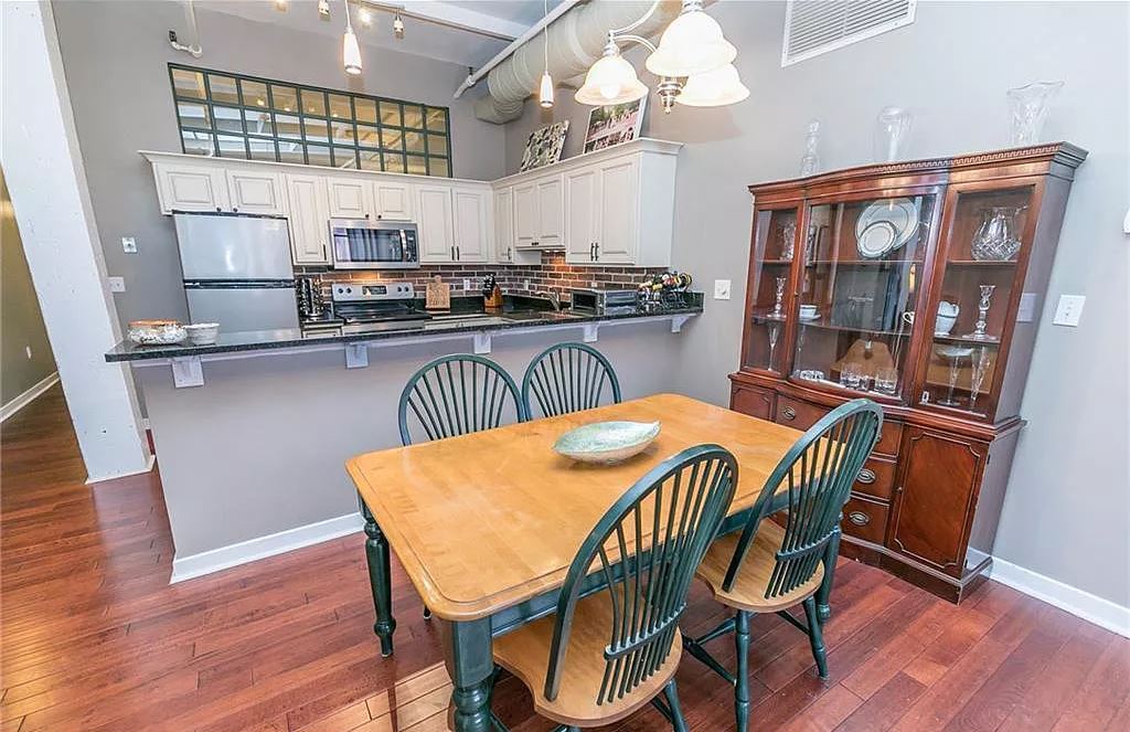 Kitchen - 1133 W. 9th Street