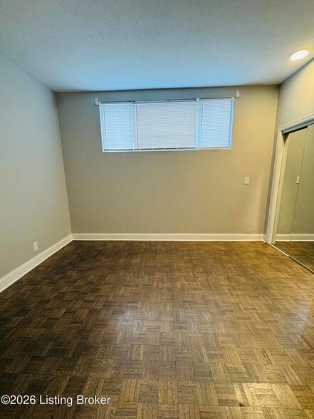 Foto del edificio - 153 Thierman Ln