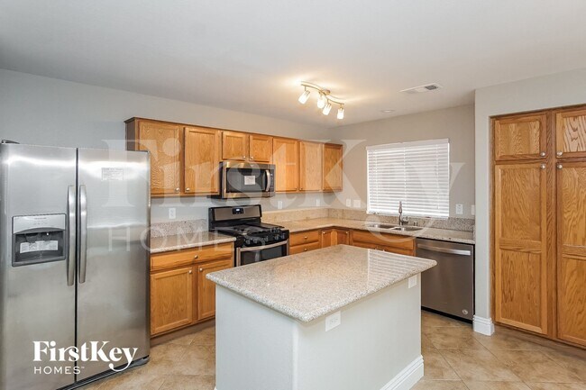 Foto del edificio - 5040 Frozen Springs Ct