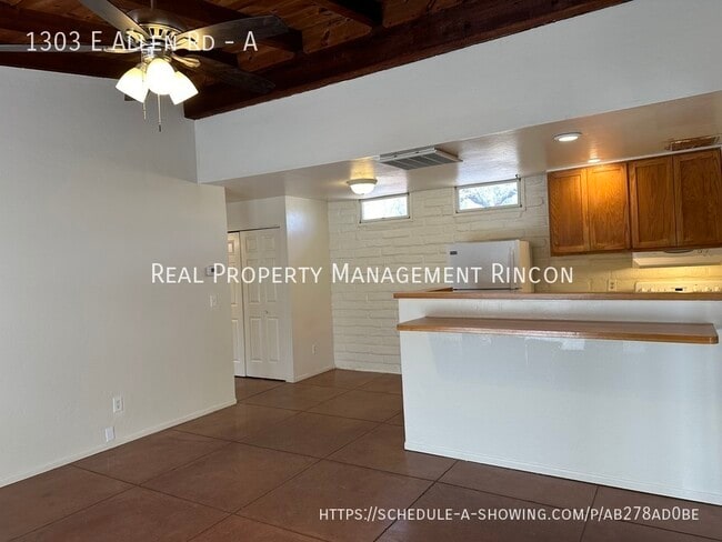 Photo - 1303 E Allen Rd House