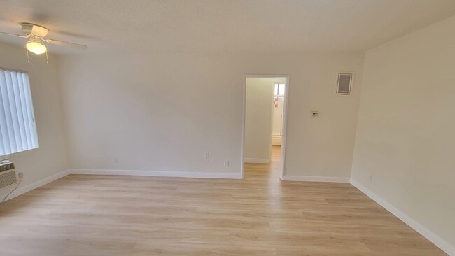 Building Photo - 6336 Tujunga Ave