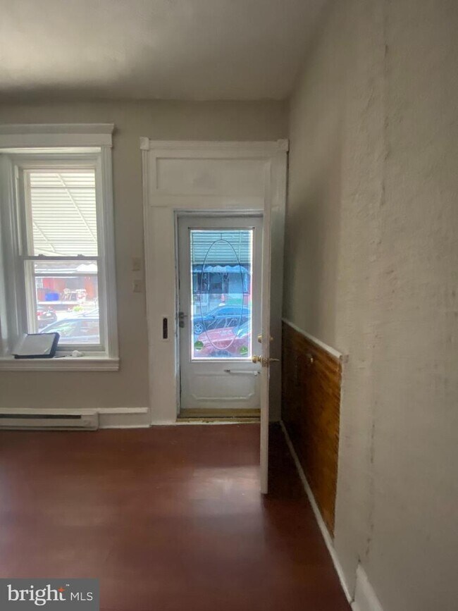 Building Photo - 2445 N 30th St