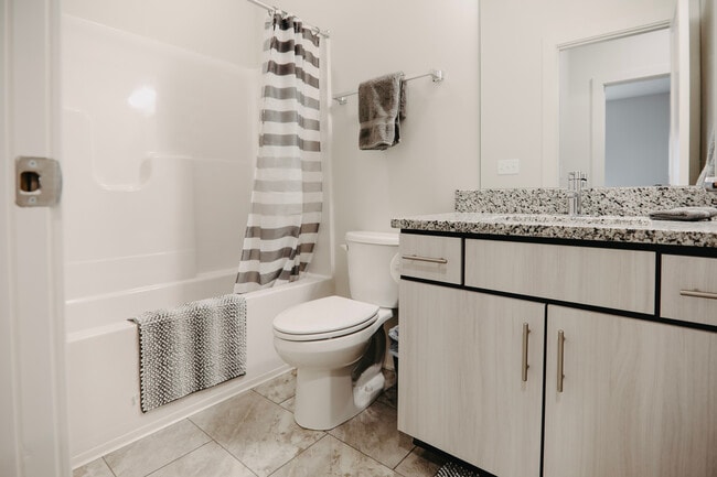 Townhome Bath - Winding Springs