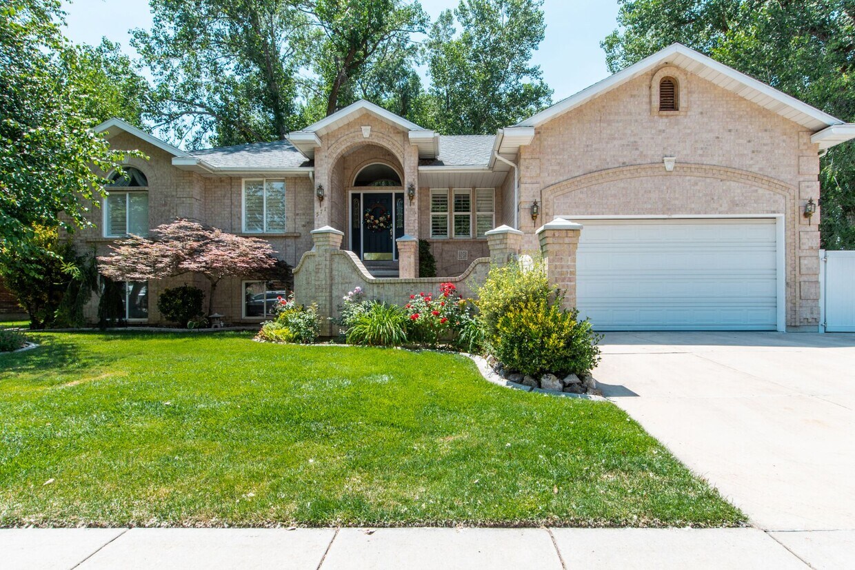 571 W 4000 S Unit Basement, Riverdale, UT 84405 Apartment for Rent in