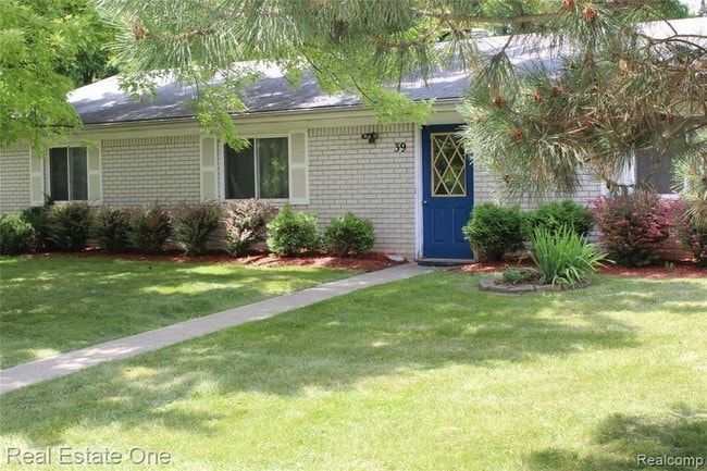 Foto del edificio - 37 /39 Maplecrest Dr