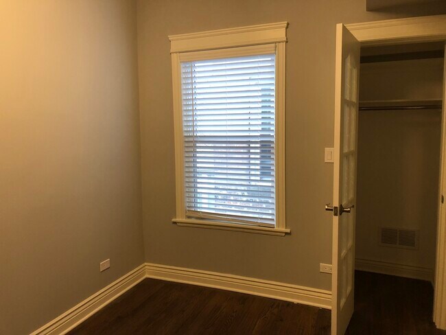 Foto del edificio - 6429 N Hermitage Ave